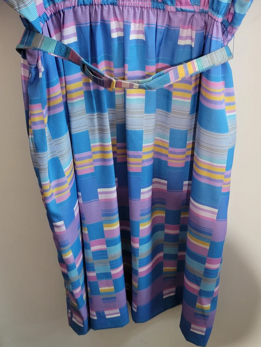 Vintage 70's Blue Geometric Print Midi Dress with Matching Belt - Picture 4 of 10